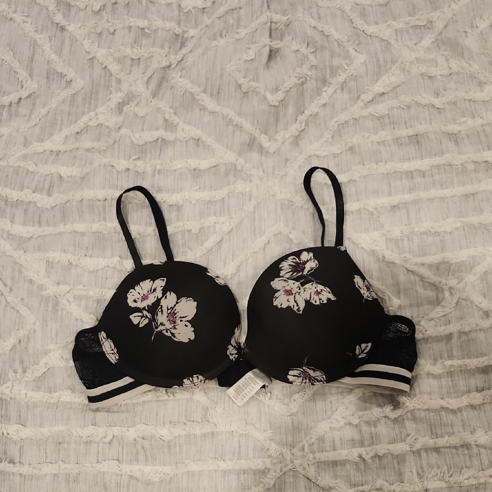 Kensie Pink and Black Underwire Bra with Floral Elegance Size 36C!